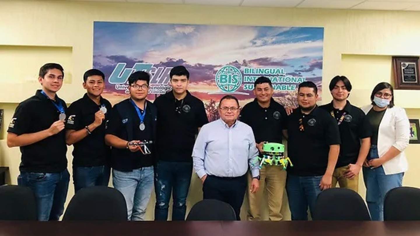  Participarán alumnos de la UTSLRC en concurso de robótica en Colombia.